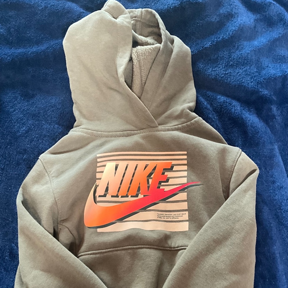 Nike Sweatshirt ✏️